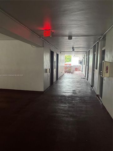 3660 NE 166th St 215, North Miami Beach, FL 33160