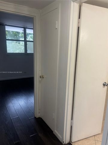 3660 NE 166th St 215, North Miami Beach, FL 33160