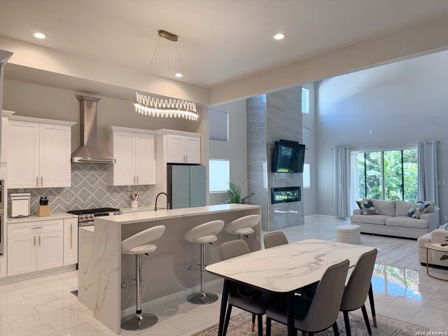 11 LISER GLN, San Antonio, TX 78257