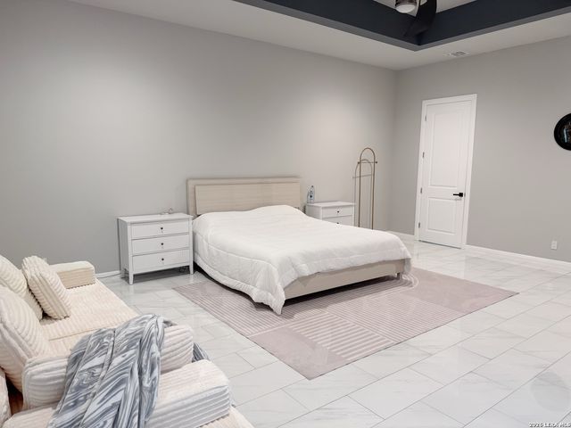 11 LISER GLN, San Antonio, TX 78257