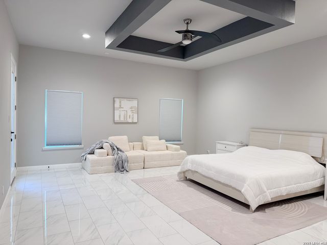 11 LISER GLN, San Antonio, TX 78257