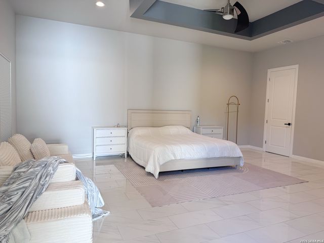 11 LISER GLN, San Antonio, TX 78257