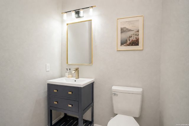 11 LISER GLN, San Antonio, TX 78257