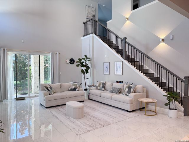 11 LISER GLN, San Antonio, TX 78257