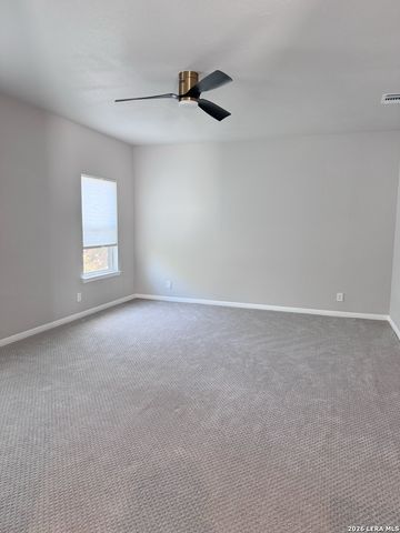 11 LISER GLN, San Antonio, TX 78257