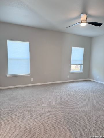 11 LISER GLN, San Antonio, TX 78257
