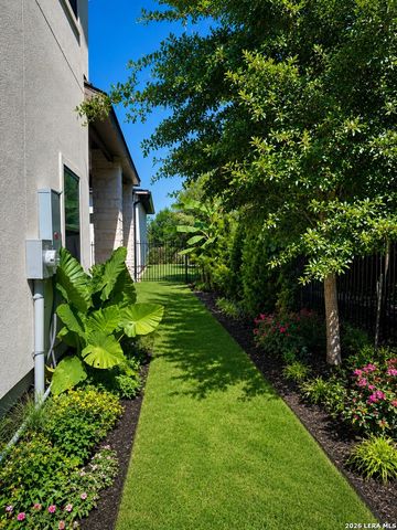 11 LISER GLN, San Antonio, TX 78257