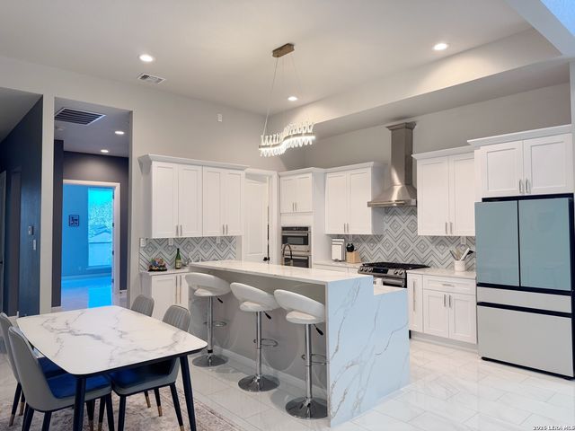 11 LISER GLN, San Antonio, TX 78257