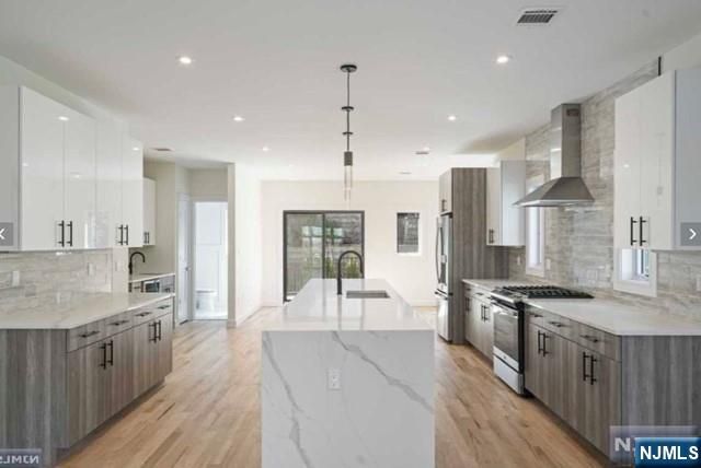 520B 6th Street 2, Palisades Park, NJ 07650