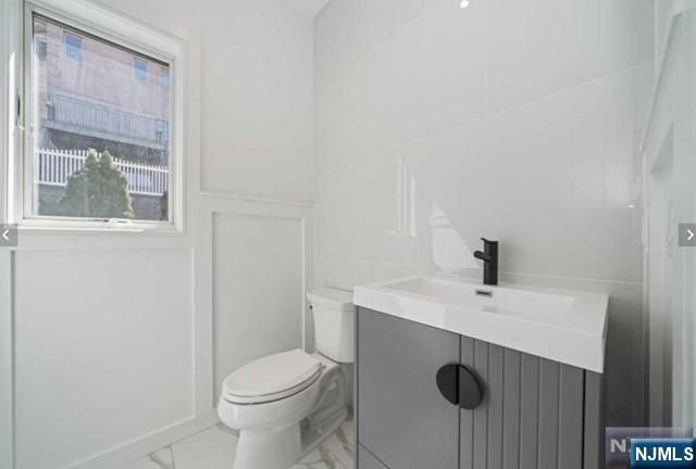 520B 6th Street 2, Palisades Park, NJ 07650