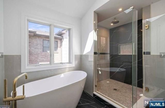 520B 6th Street 2, Palisades Park, NJ 07650