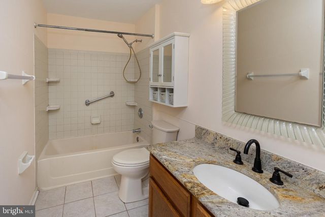 3603-A SAXONY DR, Mount Laurel, NJ 08054