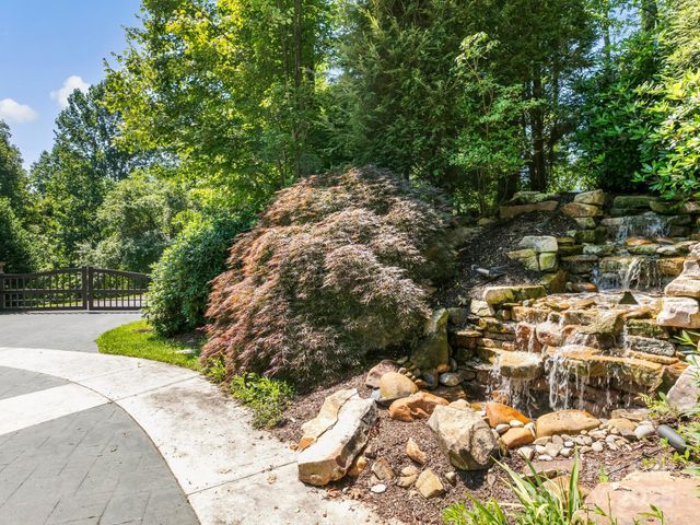 9999 Stone Valley Way 21 Ph 1, Hendersonville, NC 28792