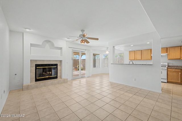 1310 E Volans Place, Oro Valley, AZ 85737
