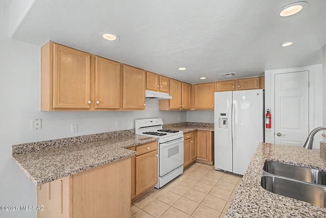 1310 E Volans Place, Oro Valley, AZ 85737