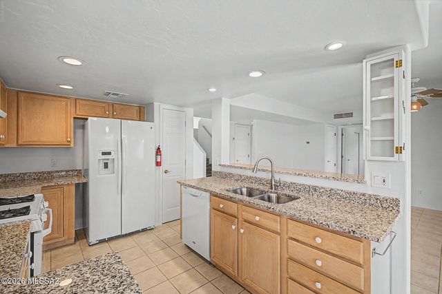1310 E Volans Place, Oro Valley, AZ 85737