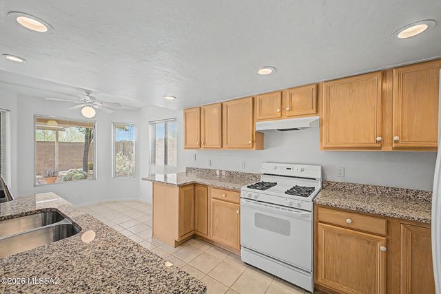 1310 E Volans Place, Oro Valley, AZ 85737