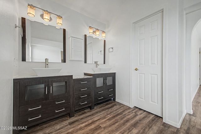 1310 E Volans Place, Oro Valley, AZ 85737