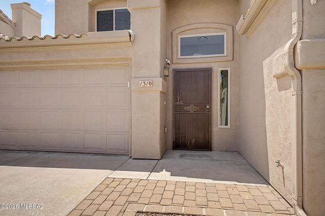 1310 E Volans Place, Oro Valley, AZ 85737