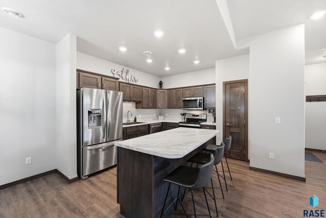 3500 E Siasconset Pl Place, Sioux Falls, SD 57108