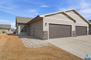 3500 E Siasconset Pl Place, Sioux Falls, SD 57108