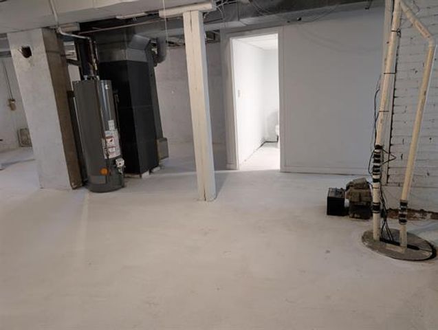 501 W 8TH Street, Davenport, IA 52803