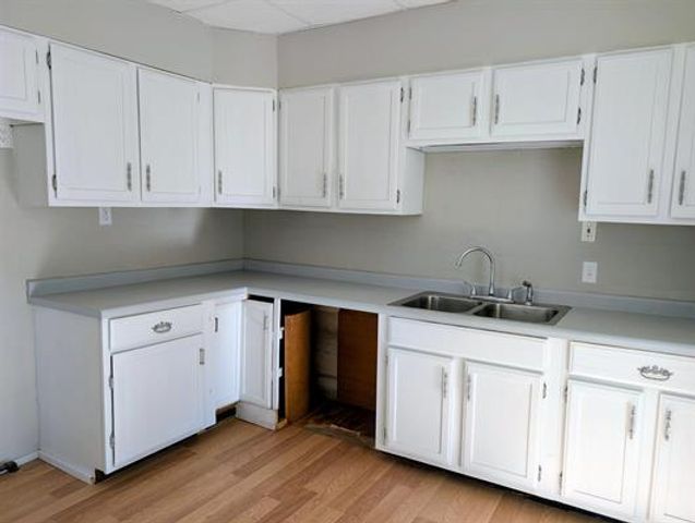 501 W 8TH Street, Davenport, IA 52803