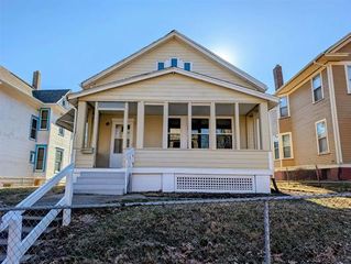 501 W 8TH Street, Davenport, IA 52803