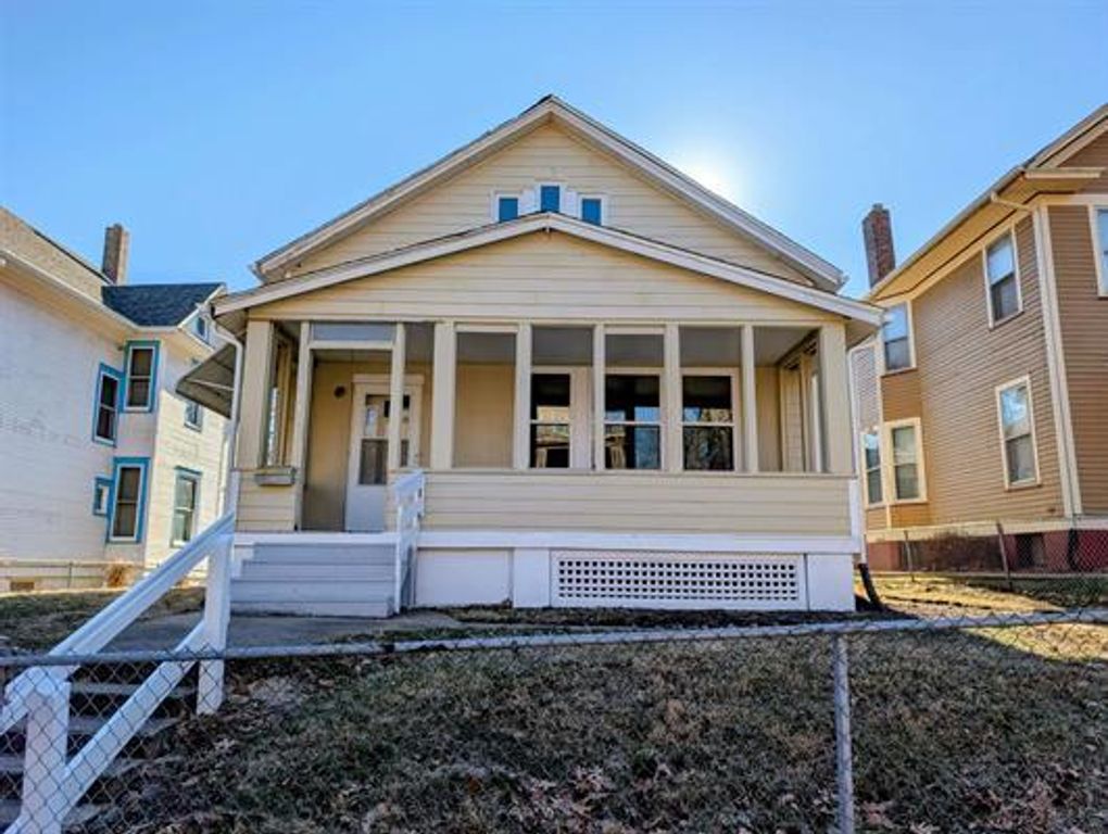 501 W 8TH Street, Davenport, IA 52803