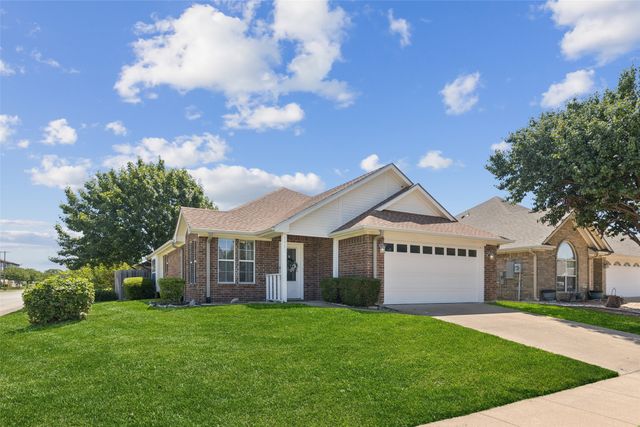 1001 Dawn Court, Granbury, TX 76048
