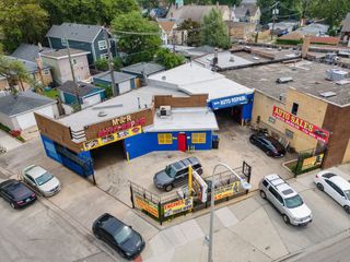 4892 W Grand Avenue, Chicago, IL 60639