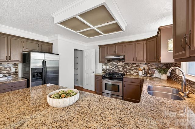 10807 Summitt Tree Court, Charlotte, NC 28277