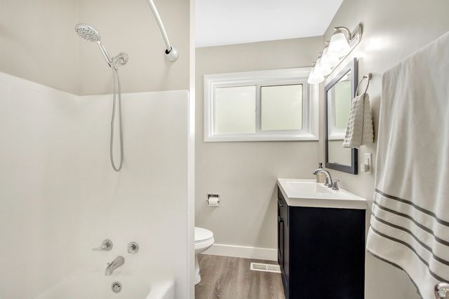 6852 S MEADOW DR, Cottonwood Heights, UT 84121