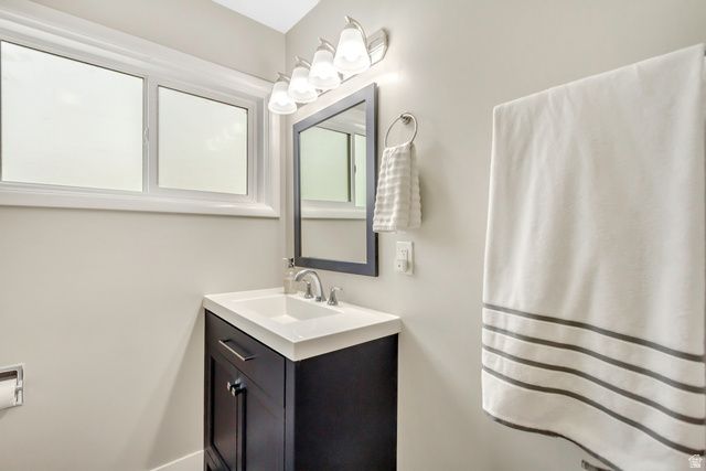 6852 S MEADOW DR, Cottonwood Heights, UT 84121