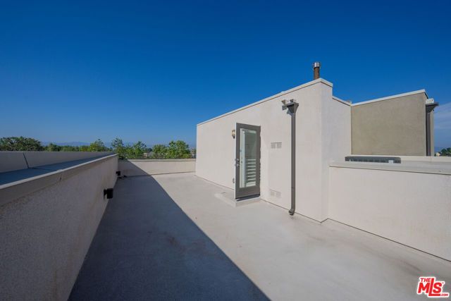 13107 W Lumina Way, Van Nuys (los Angeles), CA 91401