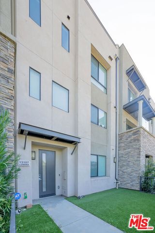 13107 W Lumina Way, Van Nuys (los Angeles), CA 91401