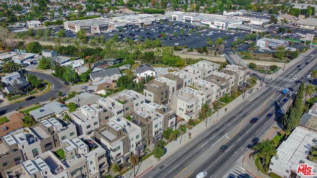 13107 W Lumina Way, Van Nuys (los Angeles), CA 91401