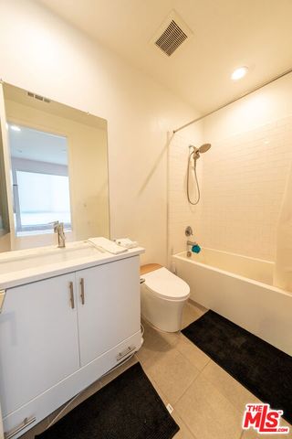 13107 W Lumina Way, Van Nuys (los Angeles), CA 91401