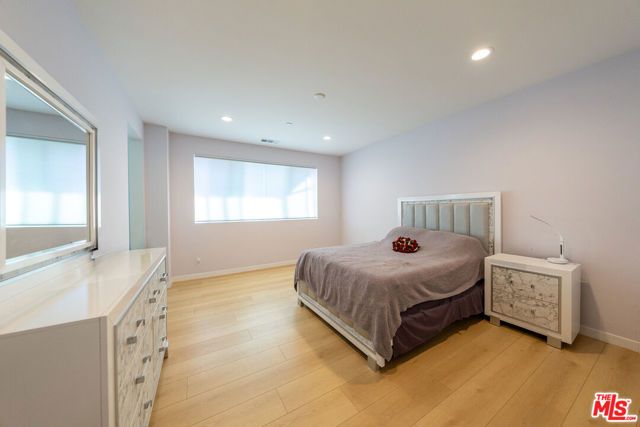 13107 W Lumina Way, Van Nuys (los Angeles), CA 91401