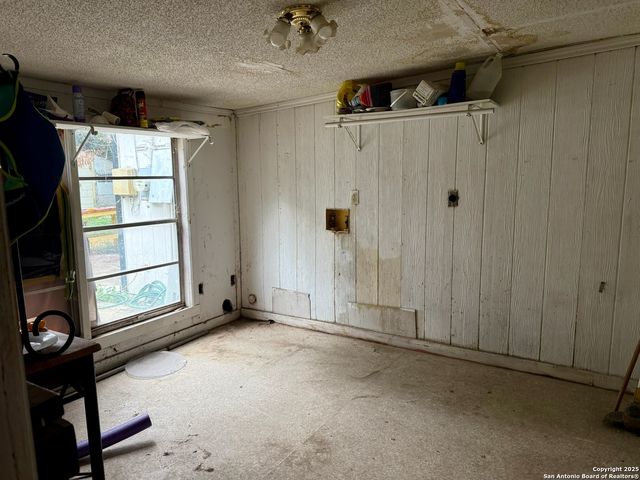 215 W Academy, San Antonio, TX 78226