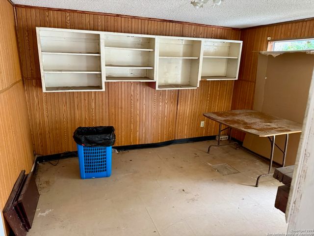 215 W Academy, San Antonio, TX 78226