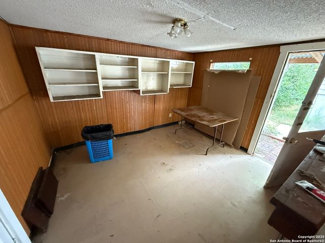 215 W Academy, San Antonio, TX 78226