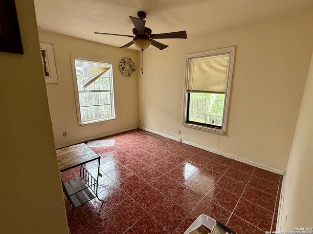 215 W Academy, San Antonio, TX 78226