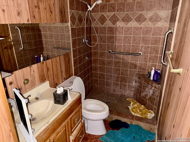 215 W Academy, San Antonio, TX 78226