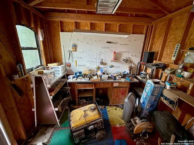 215 W Academy, San Antonio, TX 78226