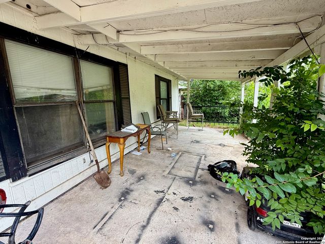 215 W Academy, San Antonio, TX 78226