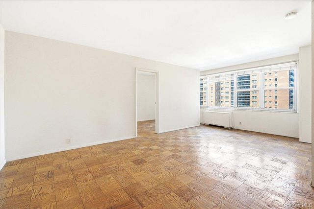 70-25 Yellowstone Boulevard 5A, Forest Hills, NY 11375