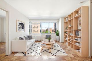 70-25 Yellowstone Boulevard 5A, Forest Hills, NY 11375