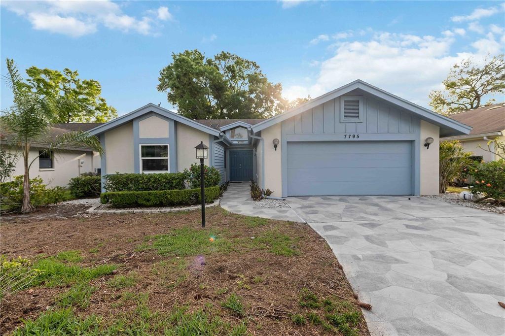 7795 PINE TRACE, Sarasota, FL 34243