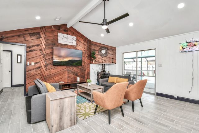8006 Shiner Lane, Houston, TX 77072